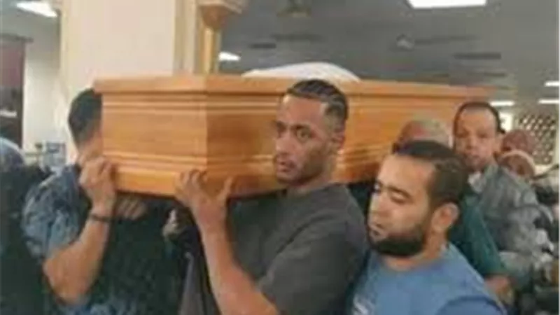 محمد رمضان يثير الجدل بعزاء إسماعيل الليثي 