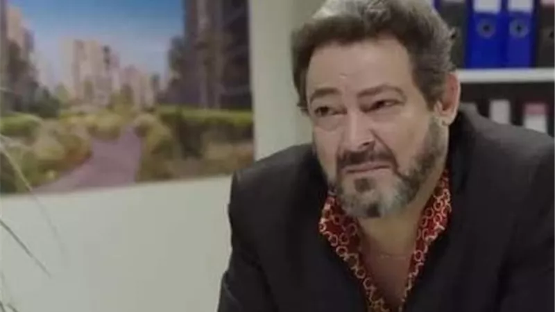 القصة الكاملة لمرض ابنة الفنان شريف عواد وزوجته تكشف تفاصيل الأزمة وتنتقد إهمال الأطباء