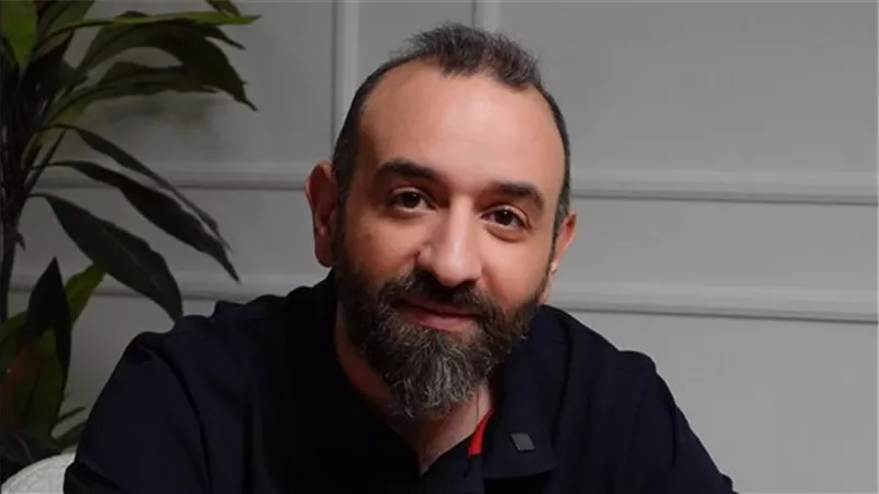 عمرو سلامة يهاجم دعوات منع الأفلام: 