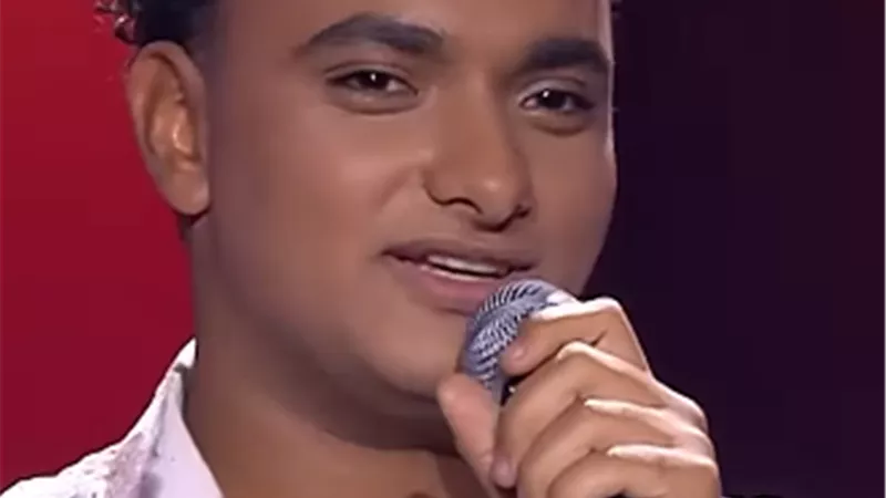 ظهور كريم الحو حفيد محمد فوزي يشعل الجدل على مسرح 