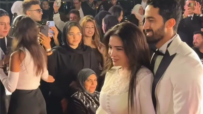 ما بين الزغاريد والغناء..هالة صدقي ورامي صبري يحتفلون بالفنانة مي عز الدين