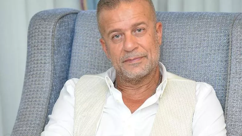 شريف منير: موضوع 