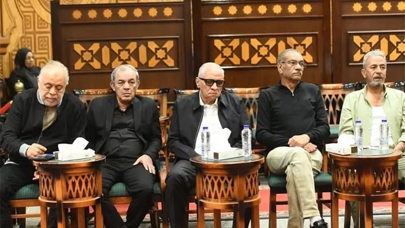 محمد هنيدي وحسن الرداد والسبكي وسيد رجب في عزاء أحمد عبد الله