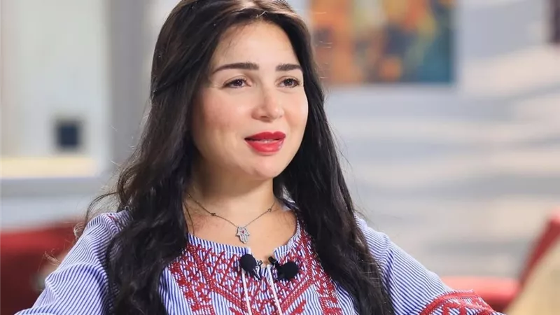 مي عز الدين تستعيد ذكرى والدتها الراحلة برسالة مؤثرة