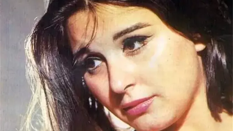تلاجتها كانت فاضية.. الوجه الآخر لحياة السندريلا سعاد حسني 