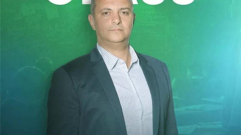 محمد هشام عبية بـ 