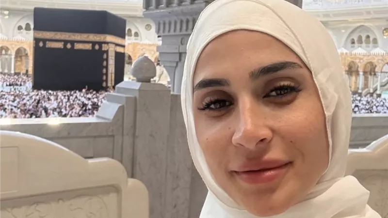 آن الرفاعي تستقبل عامها الجديد بأداء مناسك العمرة.. صور