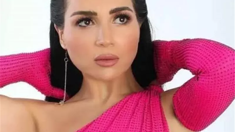 مي عز الدين تهنئ أحمد السعدني بنجاح فيلم «ولنا في الخيال حب»