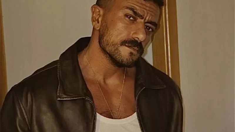 أحمد العوضي يعلن مسابقة جديدة احتفالًا بجائزة أفضل ممثل