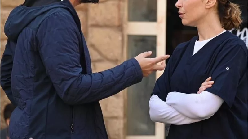 منة شلبي وإياد نصار..الصور الأولى من كواليس «تحت الحصار» والعرض في رمضان