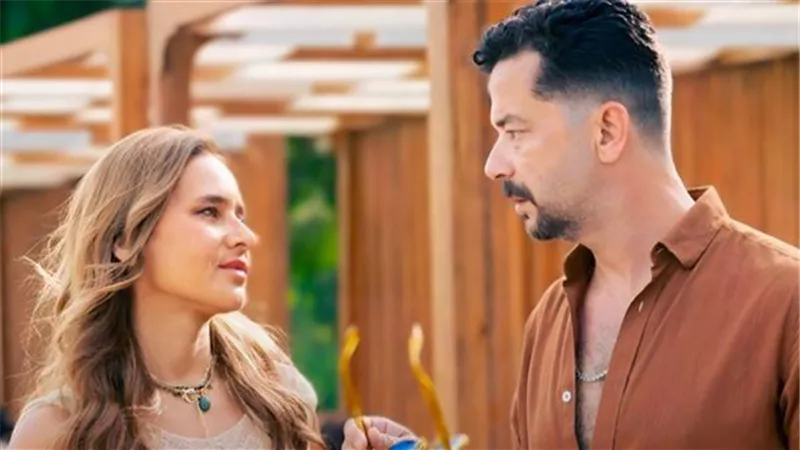 بعد شائعات ارتباطهما.. حقيقة علاقة نيللي كريم وشريف سلامة