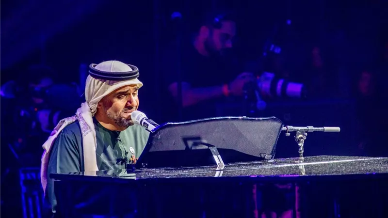 حسين الجسمي يتألق بحفل كامل العدد في أبوظبي