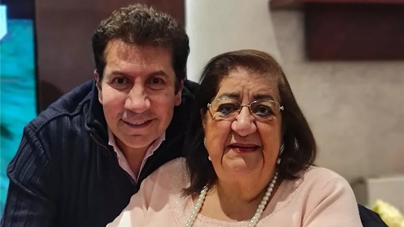 نقابة المهن التمثيلية تنعى وفاة والدة الفنان هاني رمزي