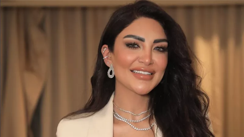 بعد إعلان خبر حملها.. سالي عبد السلام: 