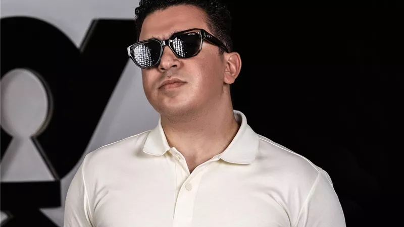 مصمم الجرافيك أحمد