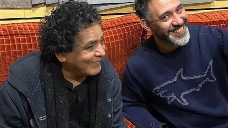 عمرو مصطفى يكشف تفاصيل تعاونه مع محمد منير في أغنيتين أحدهما عن قصة حياته