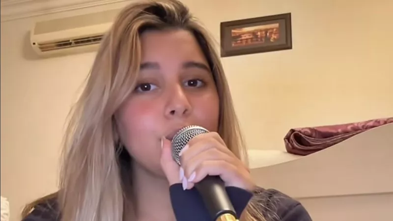 ابنة شيرين عبدالوهاب تفاجئ جمهورها بغنائها 