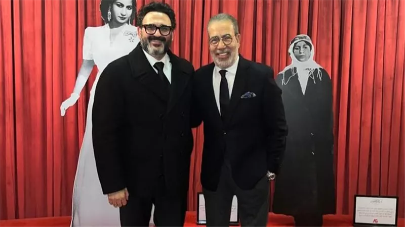 أكرم حسني يشيد بمسرحية «أم كلثوم» ويؤكد: «عرض مبهر ورسالة إنسانية عن عظمة مصر»