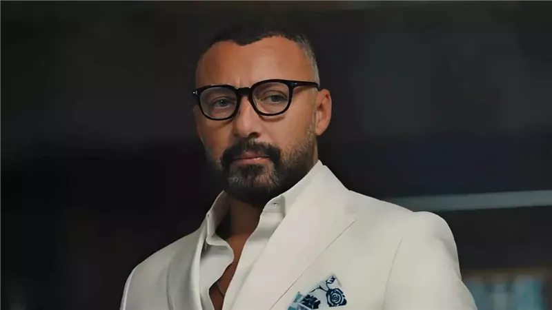 أحمد فهمي يفتح صندوق أسراره في 