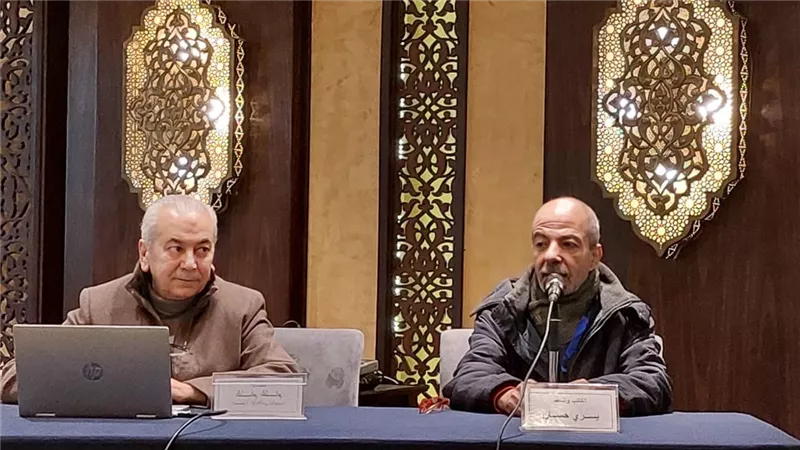 في الندوة الثالثة عشرة من مهرجان المسرح العربي.. مخرج
