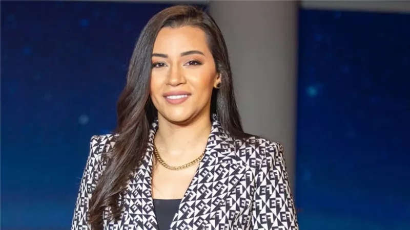 المخرجة بتول عرفة تصل الرياض للمشاركة في Joy Awards: من أقوى وأهم حفلات الترفيه عربيًا