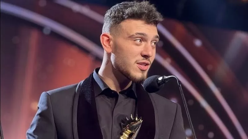 الشامي: ليا الشرف إن اسمي يتحط قدام فضل شاكر في Joy Awards