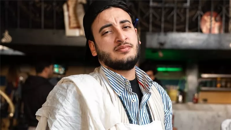 الحسن عادل يطرح كليب 