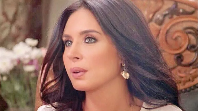 دينا تعاتب شيرين عبدالوهاب بعد أزمتها: 