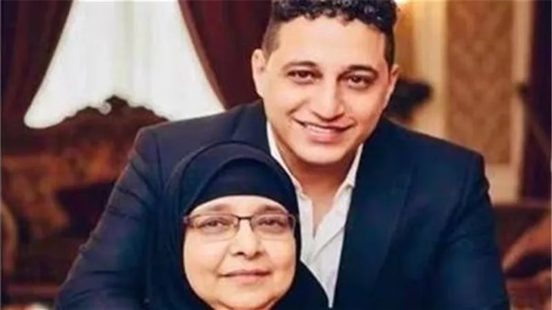 رضا البحراوي يستقبل عزاء والدته في طنطا