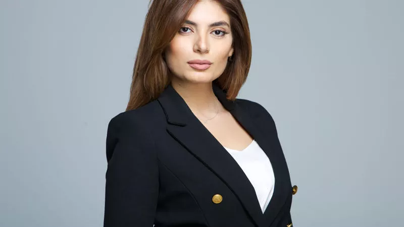 استقالت بعد 12 سنة.. لما جبريل مذيعة حفل Joy awards تفاجئ الجمهور بظهورها