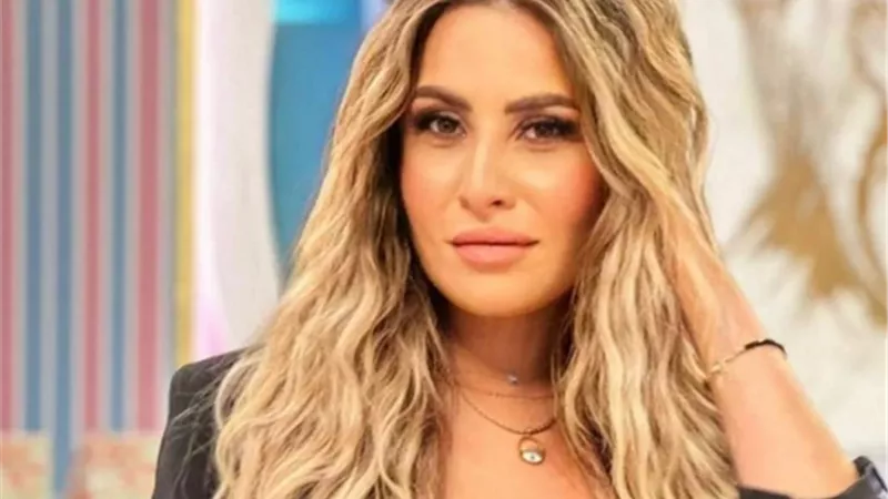 الإعلامية نرمين شريف تلاحق قضائيا صاحب منشور مسئ لها 