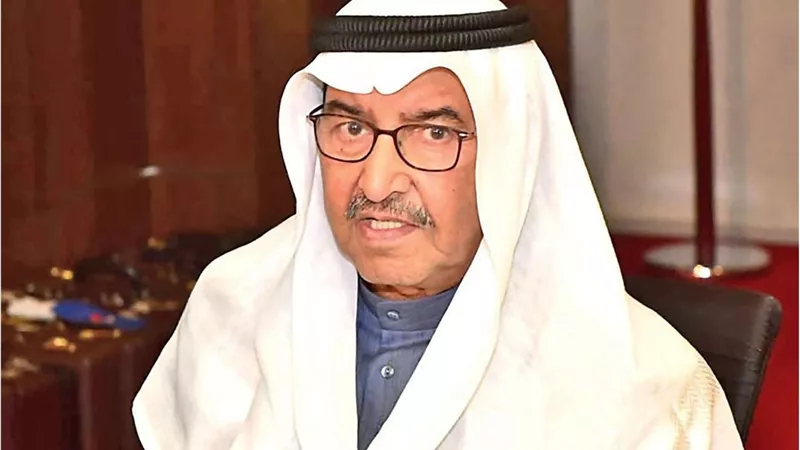 مقهورًا.. وفاة الكاتب المسرحي الكويتي عبدالعزيز بعد أيام من قرار سحب جنسيته