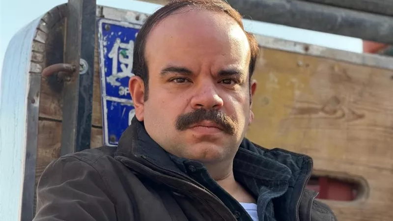 كريم عبد العزيز ومحمد توتا يواصلان تصوير 