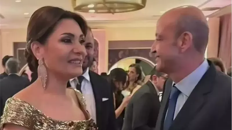 مفاجأة.. إطلالة سيدة الأعمال دينا طلعت مع الإعلامي عمرو أديب تصل إلى 4.5 مليون جنيه