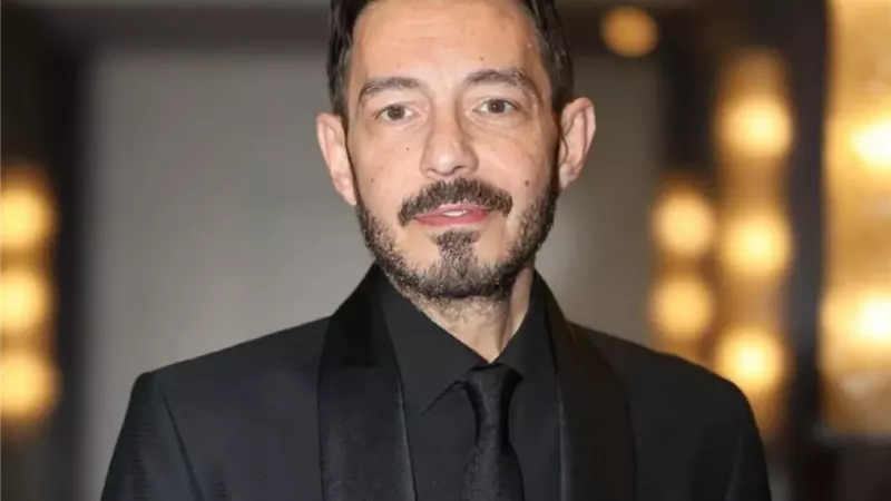 أحمد زاهر في “أسرار النجوم”: عشت بلا أب منذ طفولتي وكنت رجل البيت في عمر 8 سنوات