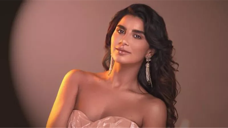فرح نخول تكشف عن تفاصيل غنائها تتر 