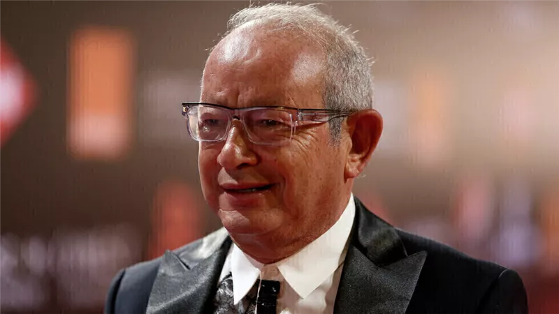  نجيب ساويرس: باسم يوسف استأذنني قبل ما 