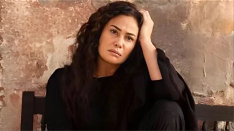 هند صبري تتعدى بالضرب على محمد أنور في الحلقة الرابعة من مسلسل 