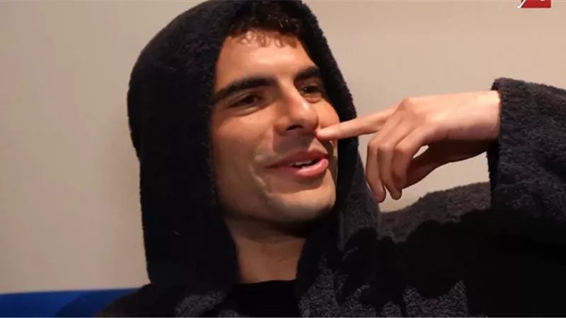 أحمد سيد زيزو يكسر ديكور 