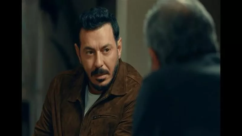 امرأة تتهم مصطفى شعبان بانتحال هوية زوجها في الحلقة السادسة من مسلسل 