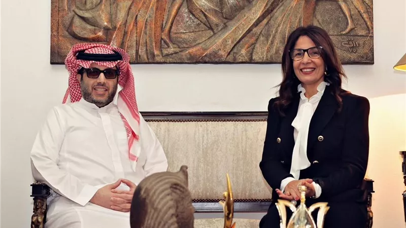 وزيرة الثقافة تبحث مع تركي آل الشيخ تعزيز التعاون الثقافي والفني بين مصر والسعودية