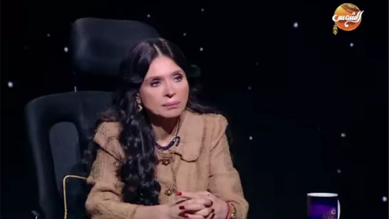 دينا: فيفي عبده هي اللي شجعتني على الإنجاب .. ومش معترفة بتامر أمين كمذيع