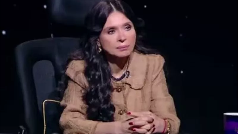 الراقصة دينا: حجيت وعملت عمرة.. اتكرمت في كل دول العالم إلا مصر وده بيوجعني