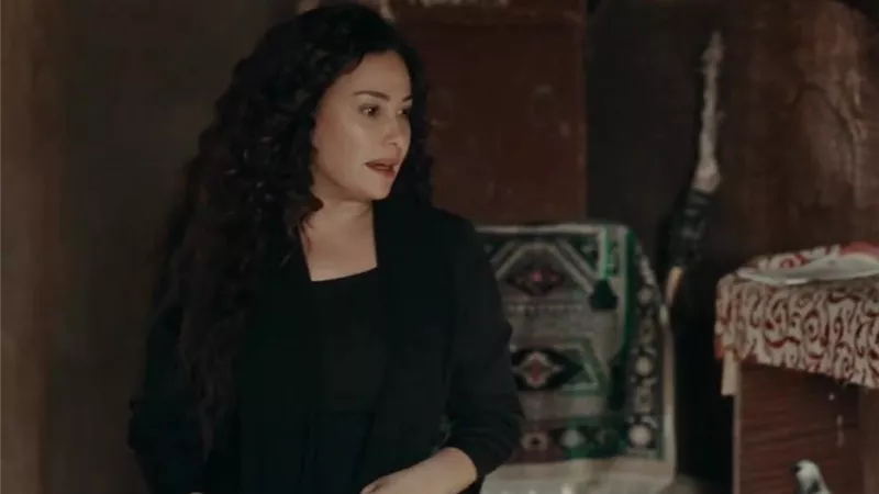 هند صبري تتجه إلى عالم المخدرات بعد هروبها في الحلقة الثالثة من مسلسل 