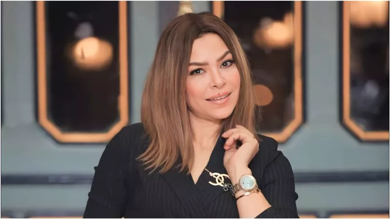 ألفت عمر تستغيث بعد حجزها في الخليج: 