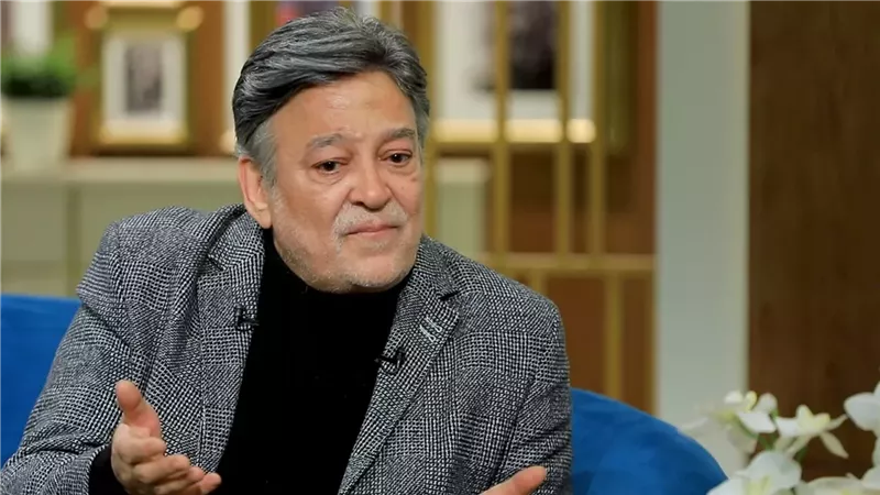 عماد رشاد: فاروق الفيشاوي كان بيسيب التصوير ويروح يفطر مع الناس.. وغيابه عاملي أزمة كبيرة 