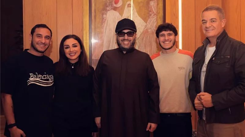 تركي آل الشيخ يزور أنغام وأولادها بمنزلها: 