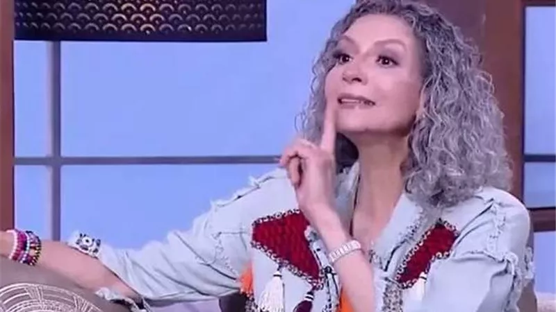 ألفت إمام توضح حقيقة أزمتها مع دنيا سمير غانم: 