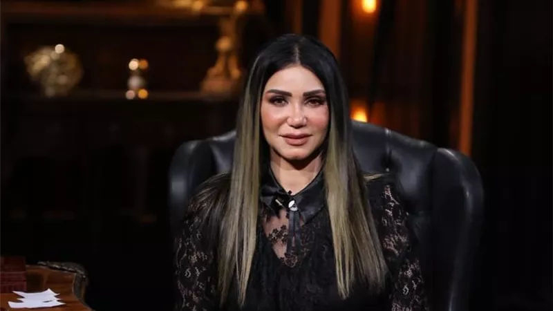 إيناس عز الدين: عملية ابني في المخ كسرتني ومفيش مقارنة بينى وبين سهير المرشدى 
