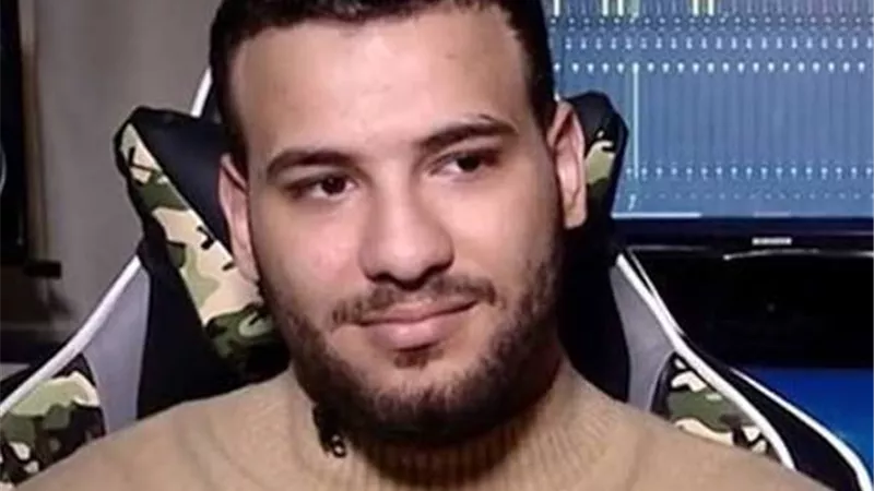 مسلم يهاجم الوسط الفني ويصفه بالمرض والحقد: 
